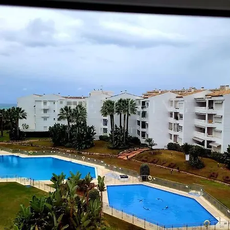 2 Bedroom Puerto Banus Flat With Balcony And Swimming Pool