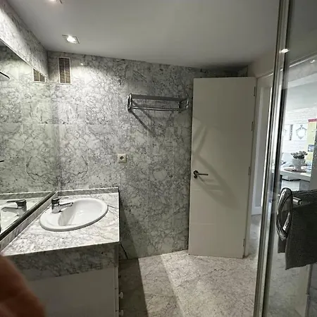 2 Bedroom Puerto Banus Flat With Balcony And Swimming Pool Apartment Marbella