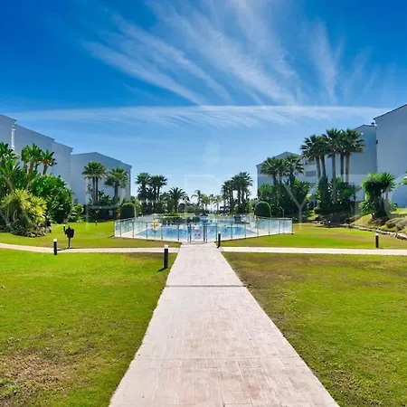 2 Bedroom Puerto Banus Flat With Balcony And Swimming Pool