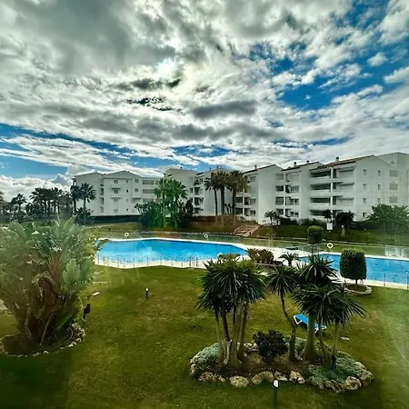 Apartment 2 Bedroom Puerto Banus Flat With Balcony And Swimming Pool