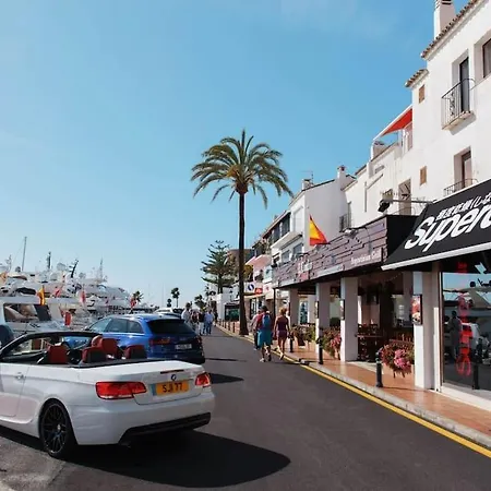 2 Bedroom Puerto Banus Flat With Balcony And Swimming Pool