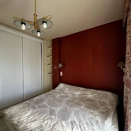 2 Bedroom Puerto Banus Flat With Balcony And Swimming Pool Apartment Marbella