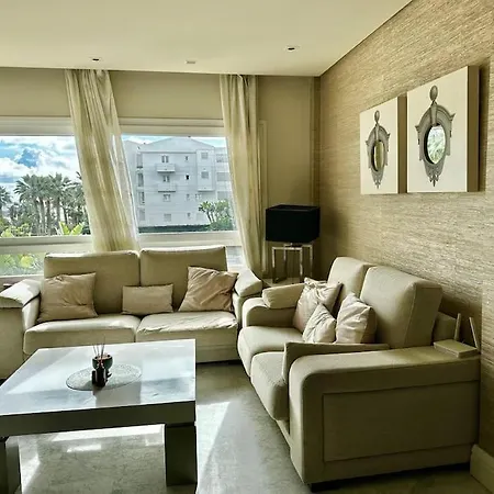 2 Bedroom Puerto Banus Flat With Balcony And Swimming Pool