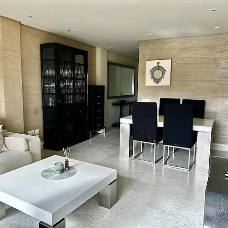 2 Bedroom Puerto Banus Flat With Balcony And Swimming Pool Apartment Marbella