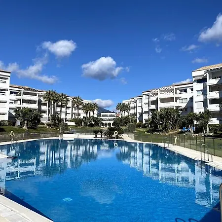 2 Bedroom Puerto Banus Flat With Balcony And Swimming Pool *