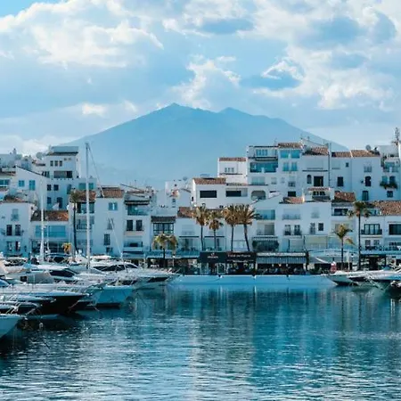 2 Bedroom Puerto Banus Flat With Balcony And Swimming Pool Marbella