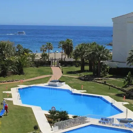 2 Bedroom Puerto Banus Flat With Balcony And Swimming Pool * Marbella